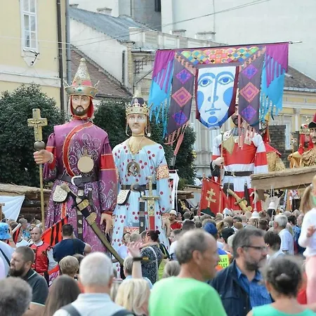 Korona 아파트 Székesfehérvár